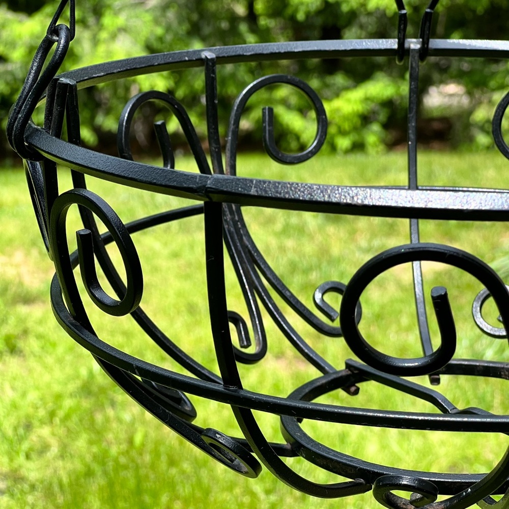 Vintage black heavy metal hanging basket outdoors - Picture 5 of 9